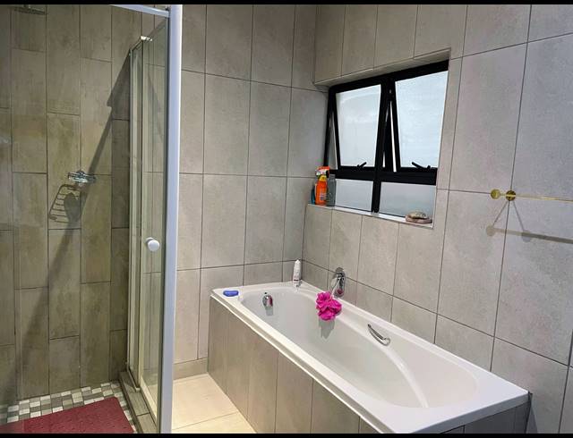 2 BEDROOM APARTMENT FOR SALE IN DIE HOEWES